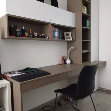 Skrinky a písací stôl do detskej izby